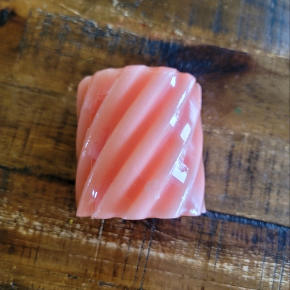 NIP Candle Bundle 🕯🩷 - Picture 2 of 5